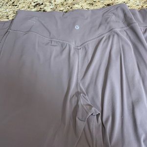 lululemon align high rise jogger crop size 10. no pilling.